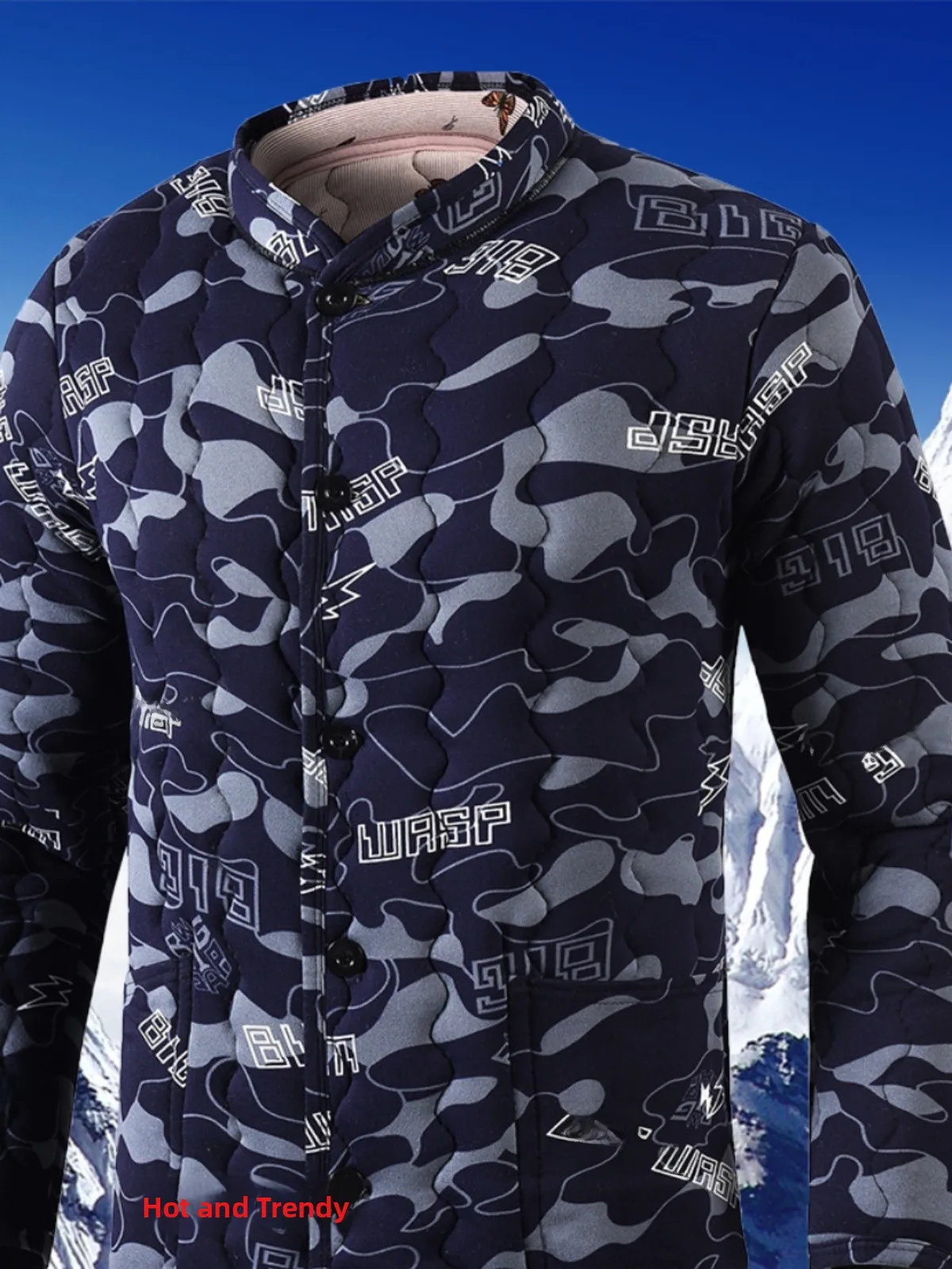 Теплая зимняя одежда из хлопка с камуфляжным принтом, свободного кроя, с утеплителем из верблюжьего пуха, для защиты от холода, рабочая куртка.
Теплая зимняя одежда из хлопка с камуфляжным принтом, свободного кроя, с утеплителем из верблюжьего пуха, для защиты от холода, рабочая куртка.