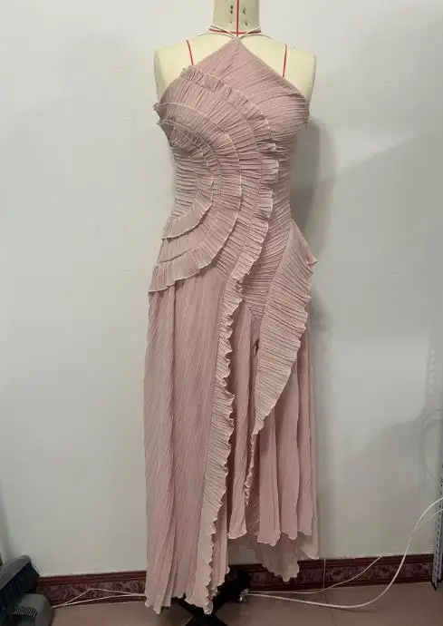 Womens Dresses 2025 Summer Pleated Ruffle Edge Hanging Neck and Exposed Back A-Line Chiffon Flowing Long Skirt
Womens Dresses 2025 Summer Pleated Ruffle Edge Hanging Neck and Exposed Back A-Line Chiffon Flowing Long Skirt