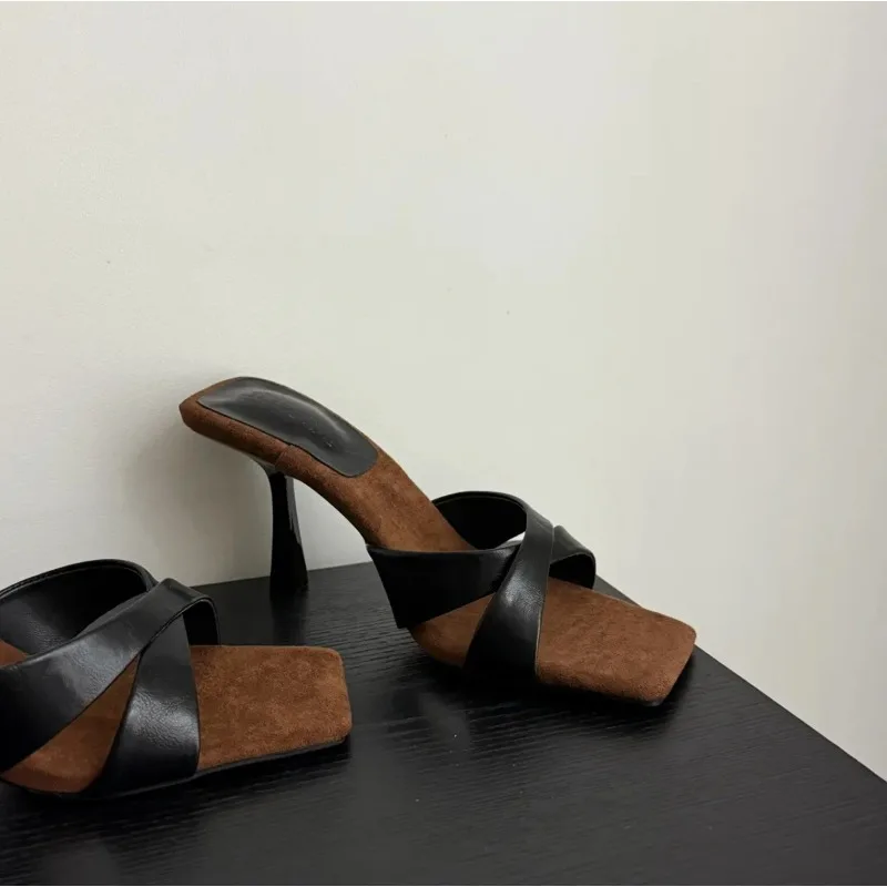 Лидер продаж, женские тапочки на высоком каблуке, модная элегантная обувь, роскошные женские сандалии, новинка 2025, летние пикантные туфли-лодочки, шлепанцы Mujer Zapatos
Лидер продаж, женские тапочки на высоком каблуке, модная элегантная обувь, роскошные женские сандалии, новинка 2025, летние пикантные туфли-лодочки, шлепанцы Mujer Zapatos