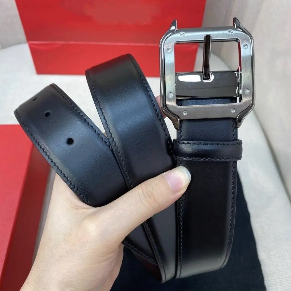 New men's fashion belt casual business leather belt jeans simple versatile cowhide pin buckle belt
New men's fashion belt casual business leather belt jeans simple versatile cowhide pin buckle belt