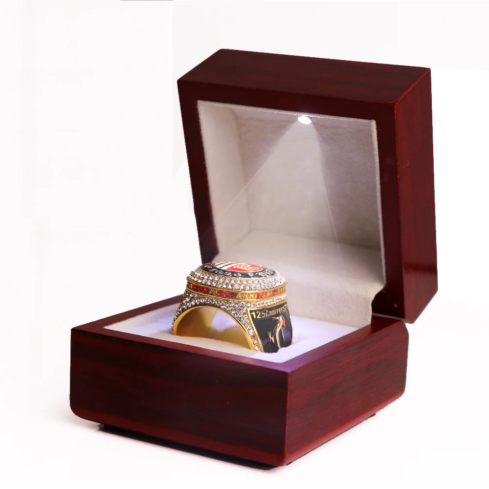 Деревянный ящик для хранения колец чемпионата. С светодиодным дисплеем,
Деревянный ящик для хранения колец чемпионата. С светодиодным дисплеем,