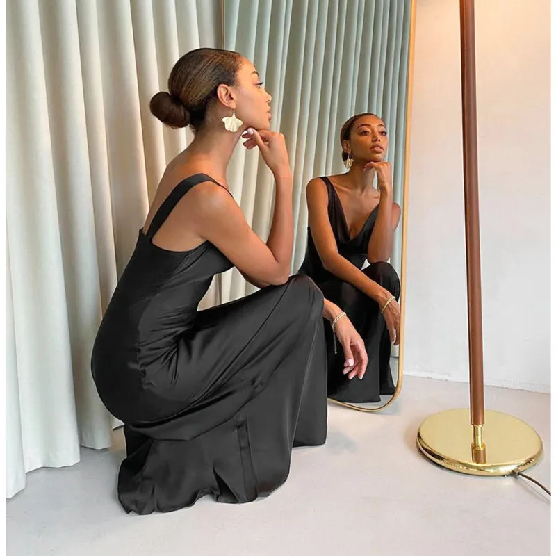 Satin Maxi Dress Backless Sleeveless Bodycon Gown With Swing Collar For Elegant Evening Dinner Party Formal Outfit Female Look
Satin Maxi Dress Backless Sleeveless Bodycon Gown With Swing Collar For Elegant Evening Dinner Party Formal Outfit Female Look