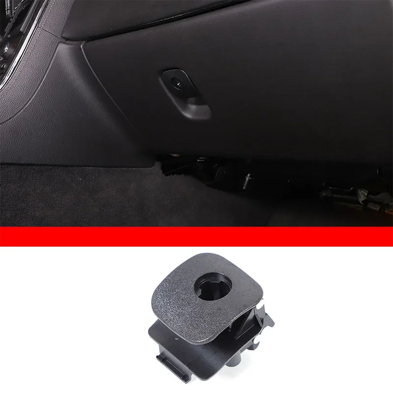 For Chevrolet C6 Corvette 2005-2013 Car Glove Box Compartment Latch Handle Cover Replacement Accessories 15924033/15924032
For Chevrolet C6 Corvette 2005-2013 Car Glove Box Compartment Latch Handle Cover Replacement Accessories 15924033/15924032