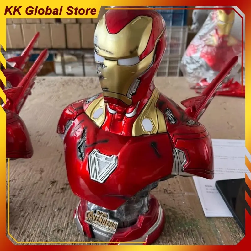 Мстители Железный человек MK50 битва поврежденная версия бюст периферийные модели из смолы сцена светящаяся статуя украшение для рабочего стола подарочные игрушки
Мстители Железный человек MK50 битва поврежденная версия бюст периферийные модели из смолы сцена светящаяся статуя украшение для рабочего стола подарочные игрушки