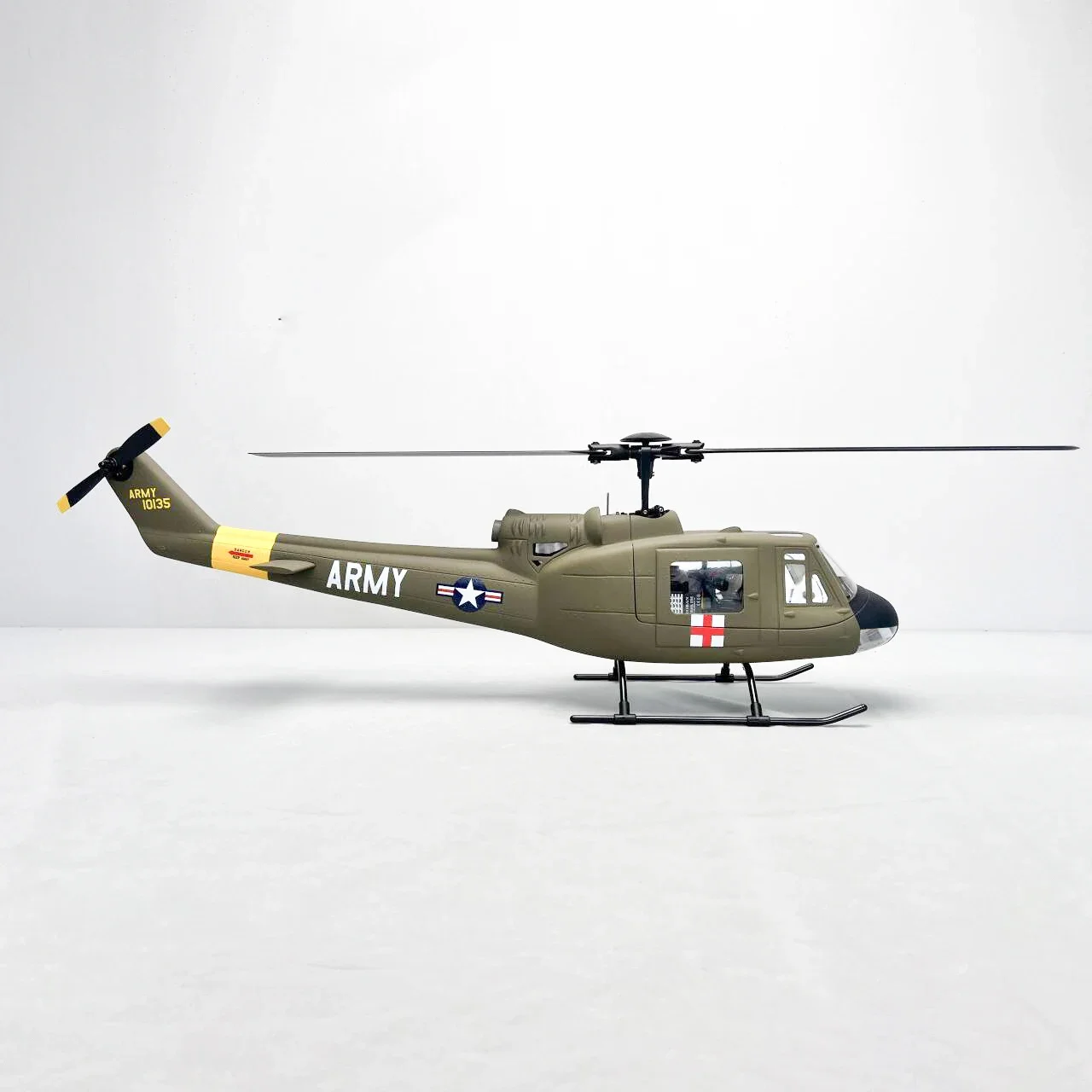 Roban 450size UH-1D Helicopter RC Heilcopter GPS Mode X1 Flight Control System LED Lighting System RTF Version
Roban 450size UH-1D Helicopter RC Heilcopter GPS Mode X1 Flight Control System LED Lighting System RTF Version