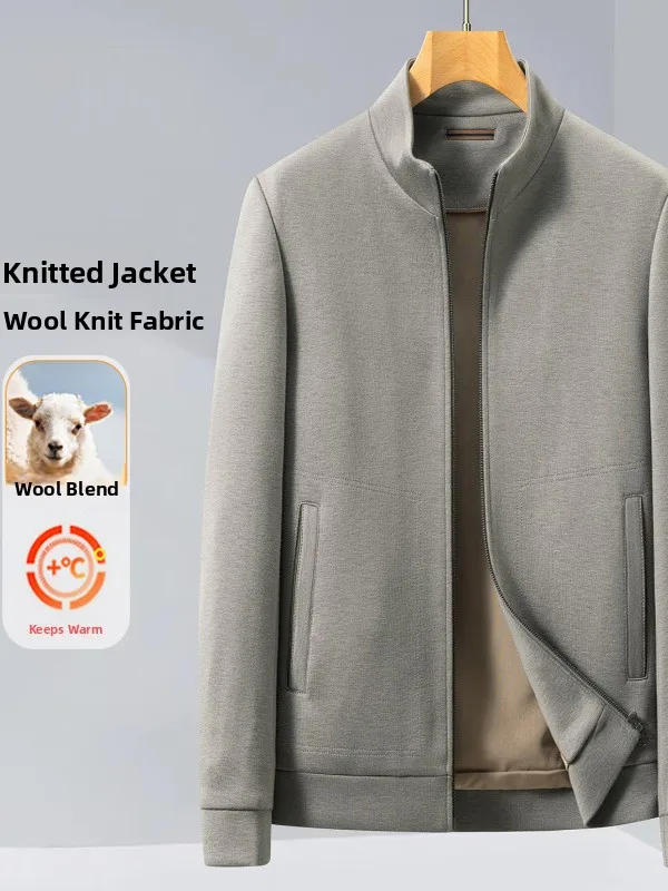 Вязаная шерстяная куртка с пуховым утеплителем 2025: Новинка, повседневный деловой стиль, теплая, приталенная, модная, городская.
Вязаная шерстяная куртка с пуховым утеплителем 2025: Новинка, повседневный деловой стиль, теплая, приталенная, модная, городская.