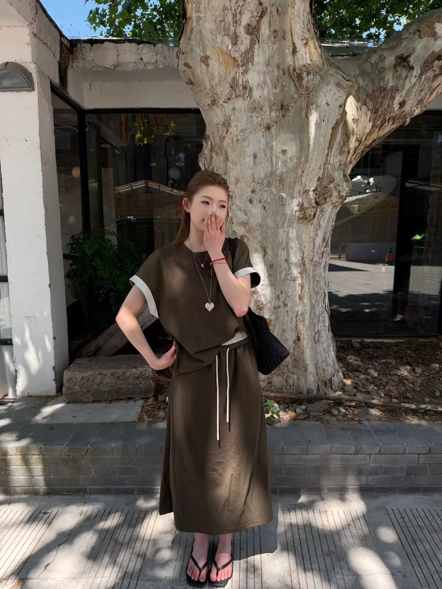 Loose Style Women's Fashion Set Summer 2026 Elastic Waist Half-length Skirt Short-sleeved Drawstring Top Lazy Girl Look
Loose Style Women's Fashion Set Summer 2026 Elastic Waist Half-length Skirt Short-sleeved Drawstring Top Lazy Girl Look