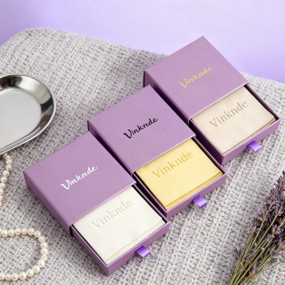 Custom Logo Microfiber 6x6cm Jewelry Bag With Flap for Ring Earring Wedding Gift Storage and 7x7x1.7cm Purple Drawer Jewelry Box
Custom Logo Microfiber 6x6cm Jewelry Bag With Flap for Ring Earring Wedding Gift Storage and 7x7x1.7cm Purple Drawer Jewelry Box