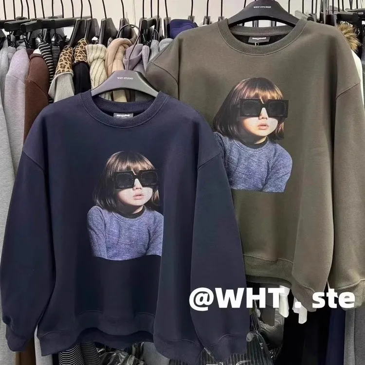 Dongda Gate Autumn Winter New Style American Fashion Character Print round Neck Fleece Lined Thickened Hoodie Women Top
Dongda Gate Autumn Winter New Style American Fashion Character Print round Neck Fleece Lined Thickened Hoodie Women Top