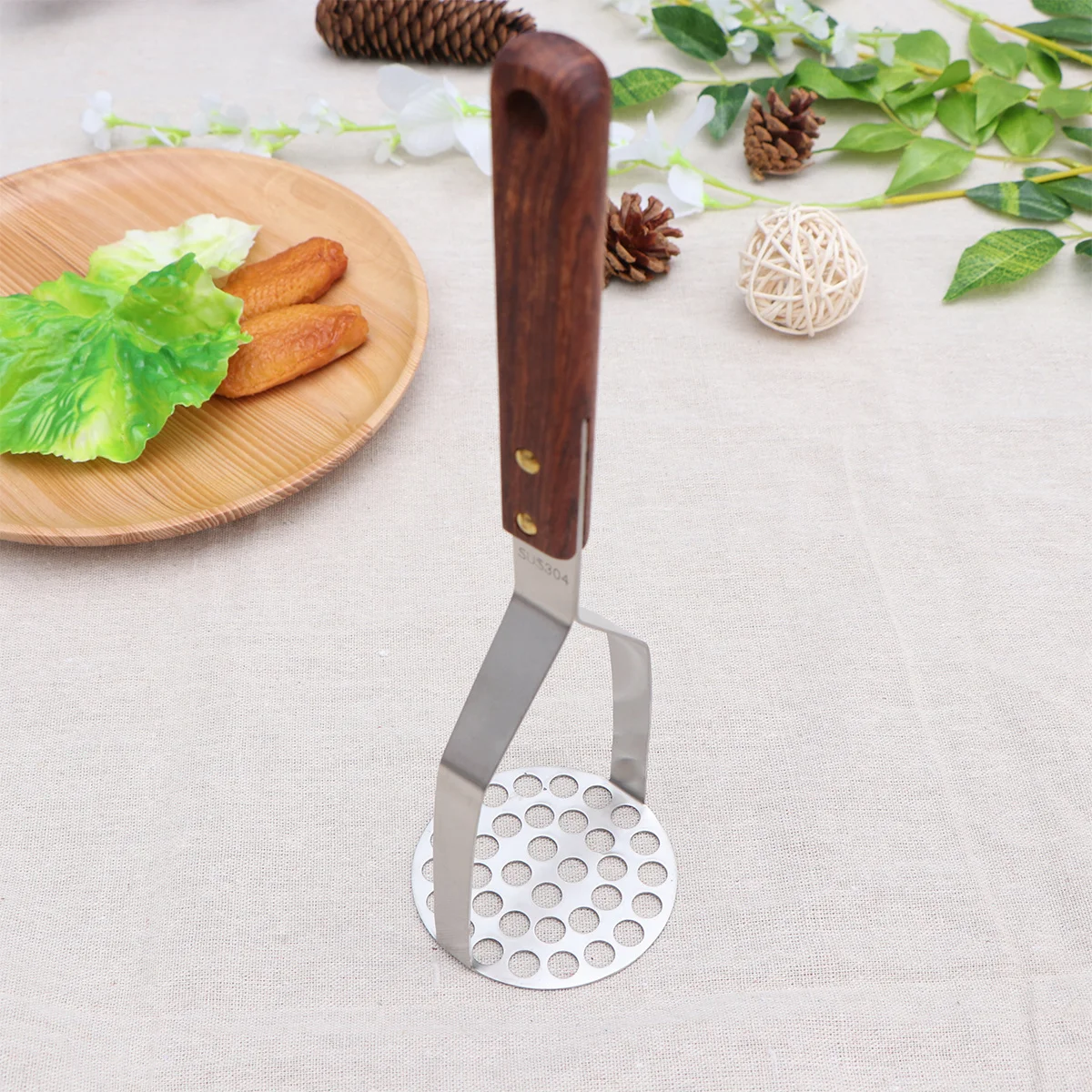 Stainless Steel Potato Masher Premium Anti-Rust Ricer For Vegetables Fruit Salad Non-Slip Handle Kitchen Gadgets Carrot
Stainless Steel Potato Masher Premium Anti-Rust Ricer For Vegetables Fruit Salad Non-Slip Handle Kitchen Gadgets Carrot