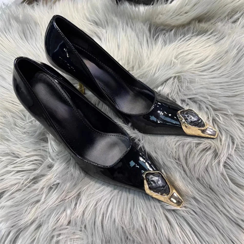 Designer Sexy Ladies' Elegant Retro Pointed-toe Shallow Mouth Gemstone High-heeled Metal Patent Leather One-strap Heel Sandals
Designer Sexy Ladies' Elegant Retro Pointed-toe Shallow Mouth Gemstone High-heeled Metal Patent Leather One-strap Heel Sandals