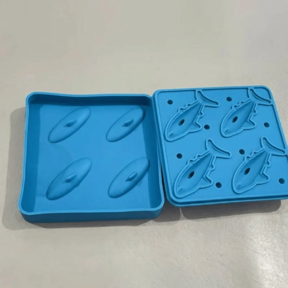 Silicone Shark Ice Cube Molds 4 Hole Food-Grade Ice Tray Easy Demoulding Novelty Ice Maker Summer Essentials for Cooling Down
Silicone Shark Ice Cube Molds 4 Hole Food-Grade Ice Tray Easy Demoulding Novelty Ice Maker Summer Essentials for Cooling Down