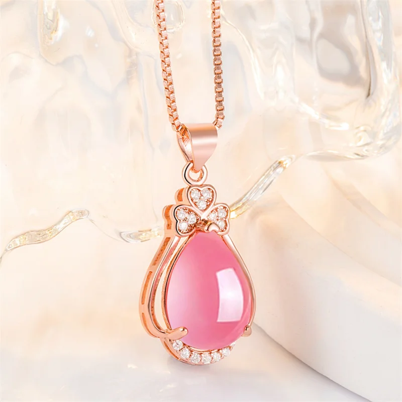 Женское ожерелье с подвеской в виде цветка клевера из нефрита
Женское ожерелье с подвеской в виде цветка клевера из нефрита