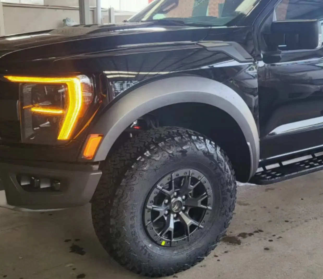 New 22 Raptor Wheel Eyebrow with Lights Direct Replacement for F-150 Standard Cab Pick-up
New 22 Raptor Wheel Eyebrow with Lights Direct Replacement for F-150 Standard Cab Pick-up