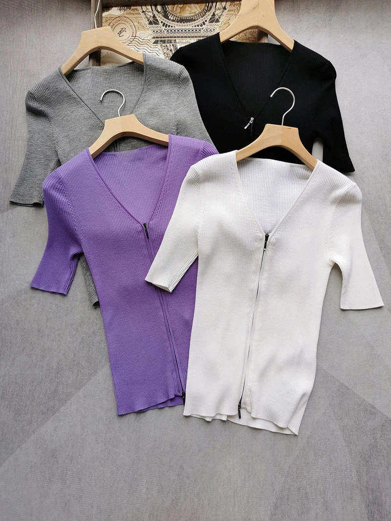 High quality pure merino wool slim fit jersey v neckline short sleeve blouse
High quality pure merino wool slim fit jersey v neckline short sleeve blouse
