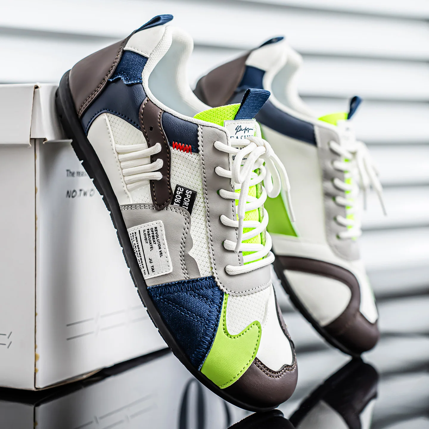 Low-top men's versatile casual sneakers, comfortable and trendy thick-soled outdoor running and skateboarding shoes
Low-top men's versatile casual sneakers, comfortable and trendy thick-soled outdoor running and skateboarding shoes