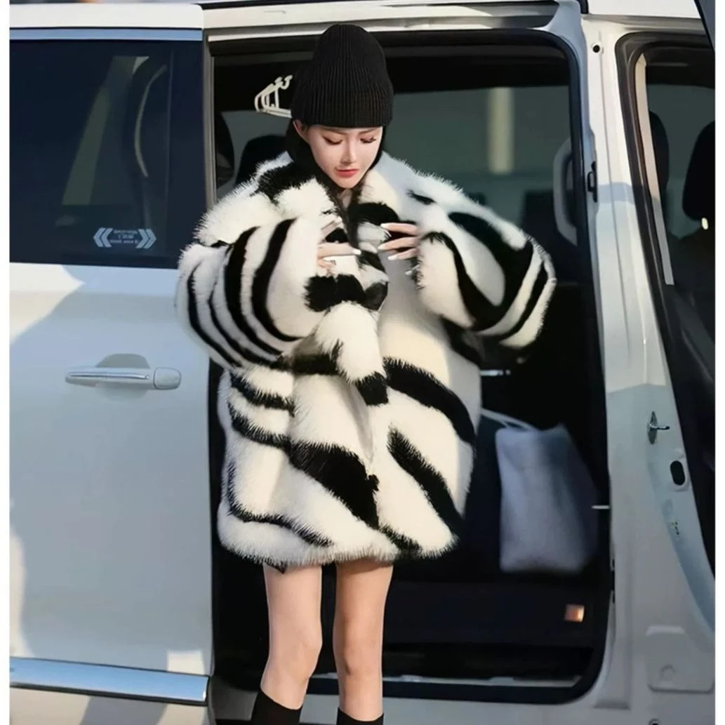 Zebra Print Lapel Warm Faux Fur ,Ladies' 2025 Winter Euro-American Style New Fashionable Extra Thick Casual Versatile Jacket
Zebra Print Lapel Warm Faux Fur ,Ladies' 2025 Winter Euro-American Style New Fashionable Extra Thick Casual Versatile Jacket