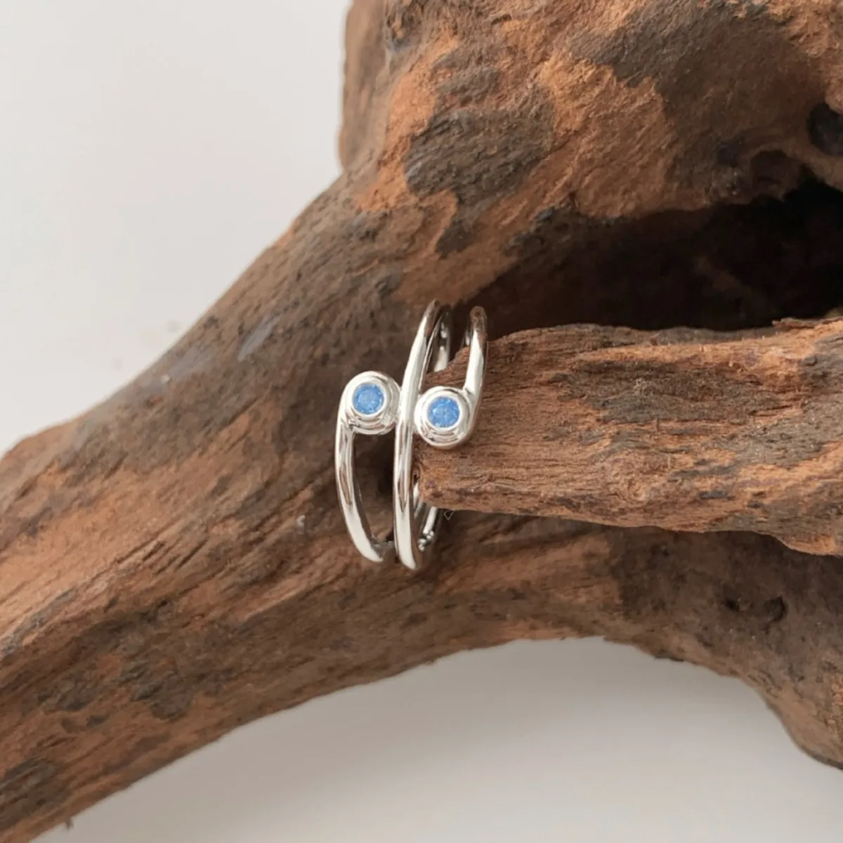PANJBJ 925 Sterling Silver Blue Zircon Rings for Women Three Layer Hollow Out Design Trend Fashion Jewelry Gift Dropshipping
PANJBJ 925 Sterling Silver Blue Zircon Rings for Women Three Layer Hollow Out Design Trend Fashion Jewelry Gift Dropshipping