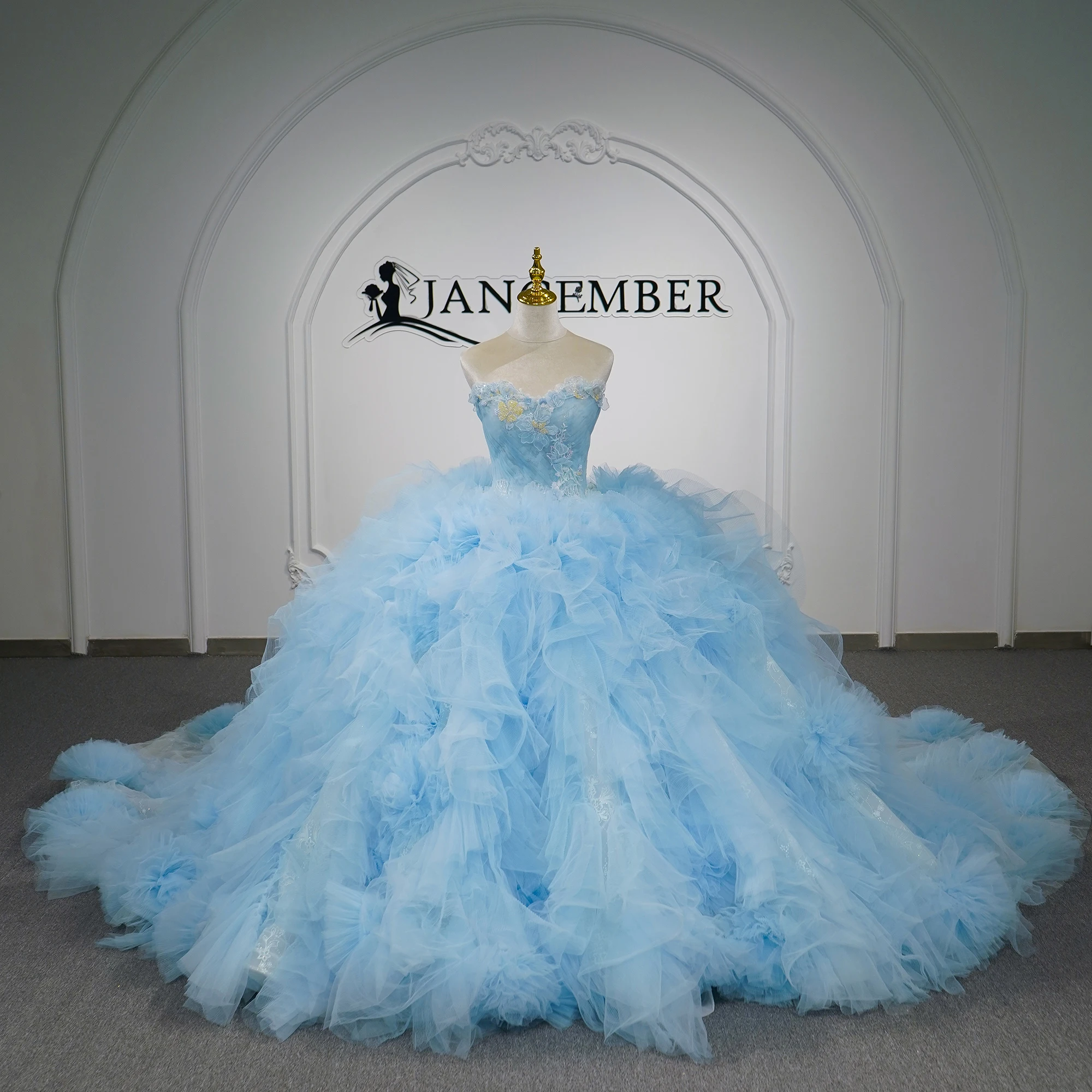 Gorgeous Bridal Ball Dress Strapless Sleeveless Crystal Glitter Ball Gown Princess Wedding Dress Customized robe de mariée
Gorgeous Bridal Ball Dress Strapless Sleeveless Crystal Glitter Ball Gown Princess Wedding Dress Customized robe de mariée