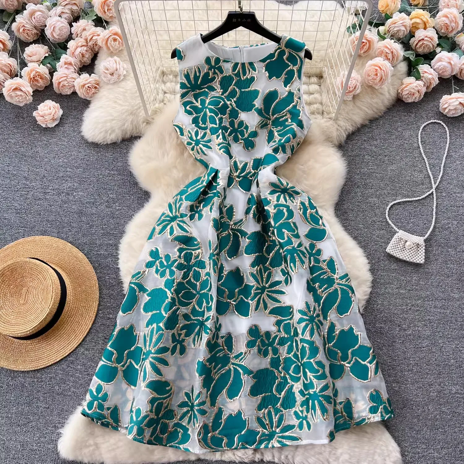 Runway Designer Jacquard Spring Summer Dress 2022 Women Fashion Sleeveless O-Neck Print Vintage Dresses Party Vestidos De Festa
Runway Designer Jacquard Spring Summer Dress 2022 Women Fashion Sleeveless O-Neck Print Vintage Dresses Party Vestidos De Festa