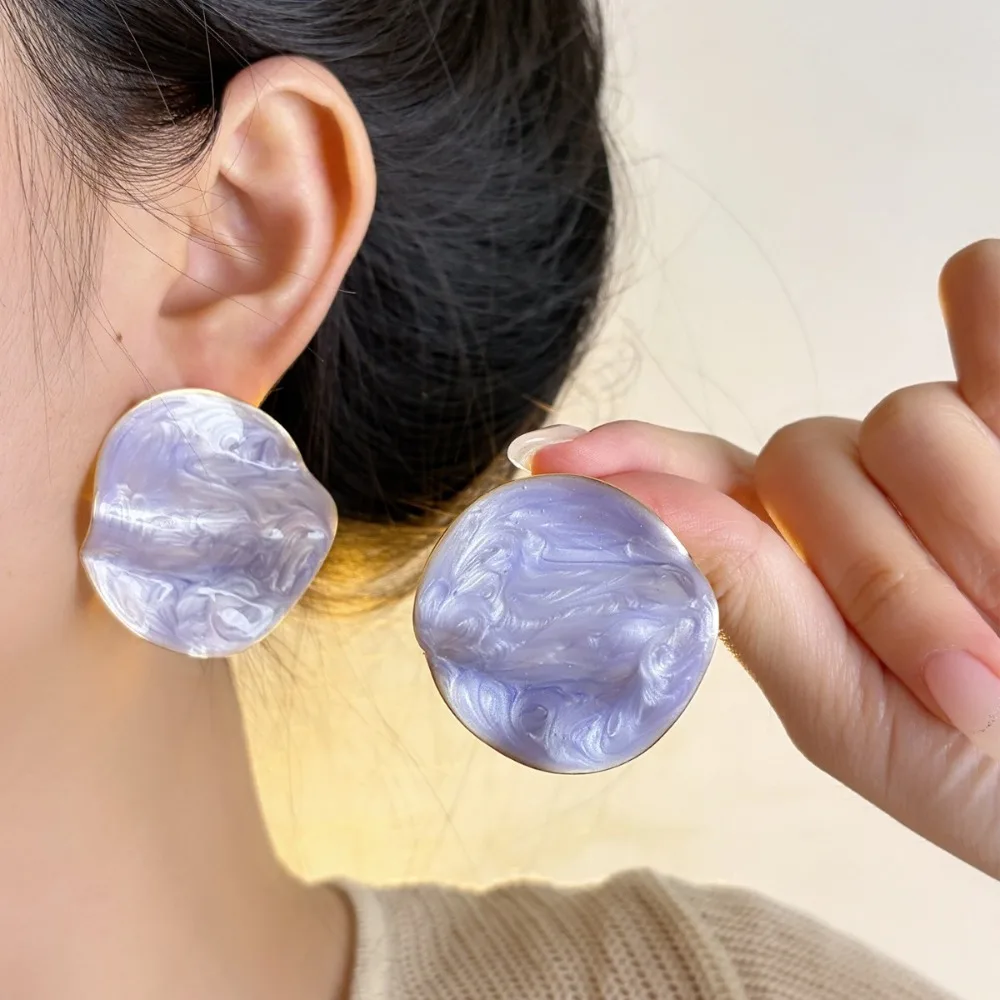 Oil Painting Style Irregular Blending Circular Earrings Female Personality Earrings Retro Versatile Temperament Earrings
Oil Painting Style Irregular Blending Circular Earrings Female Personality Earrings Retro Versatile Temperament Earrings