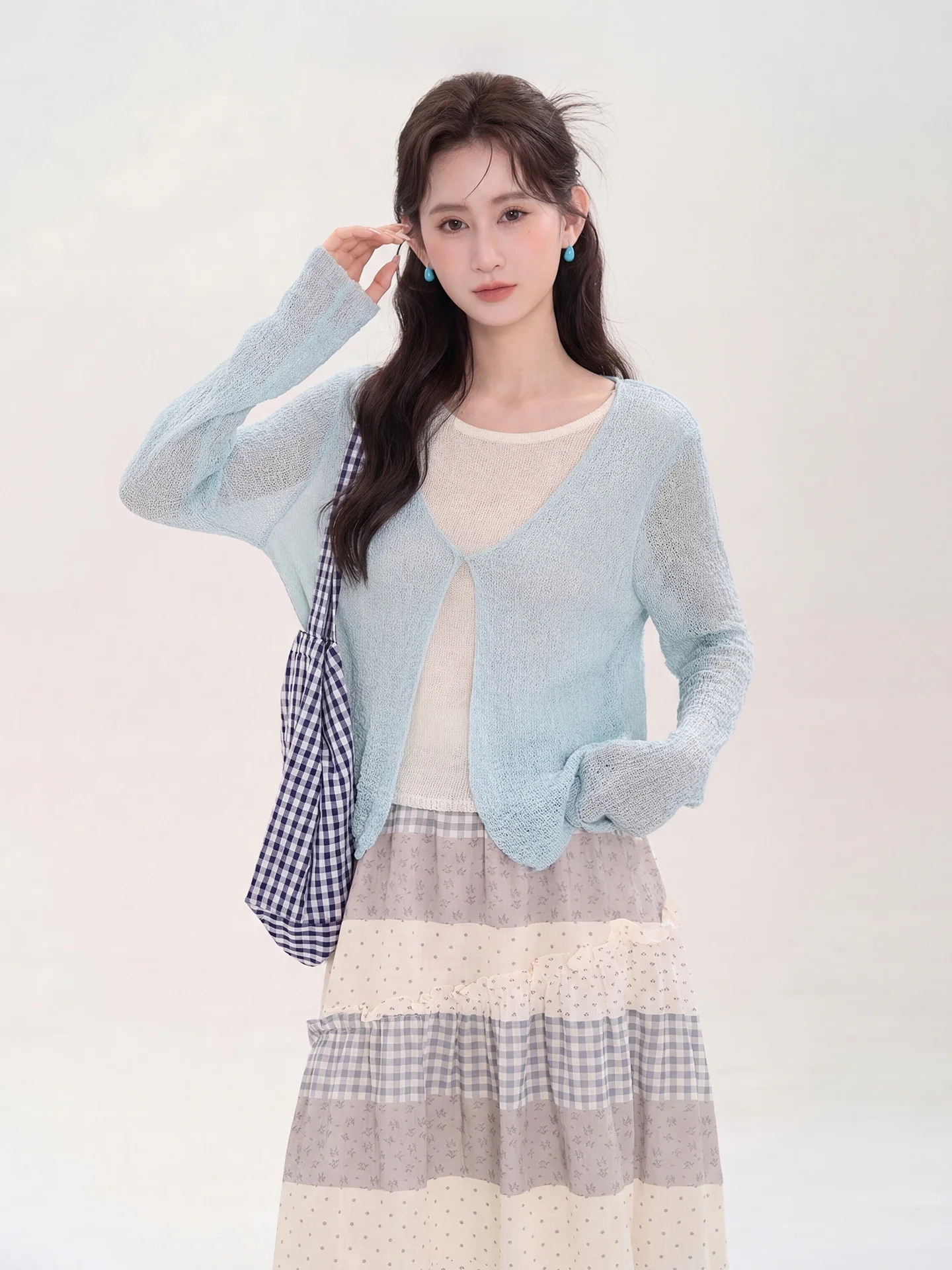Heme Knitted Cardigan Spring Youthful Splicing Fake Two-Piece Design Casual Loose Long Sleeve Women's Top Heat-Loving Girl
Heme Knitted Cardigan Spring Youthful Splicing Fake Two-Piece Design Casual Loose Long Sleeve Women's Top Heat-Loving Girl