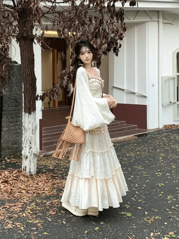Spring and Summer Gentle High-end Designed Niche Temperature Top + Long Skirt + Hollow Coat 3 Piece Sets Women's Outfits
Spring and Summer Gentle High-end Designed Niche Temperature Top + Long Skirt + Hollow Coat 3 Piece Sets Women's Outfits