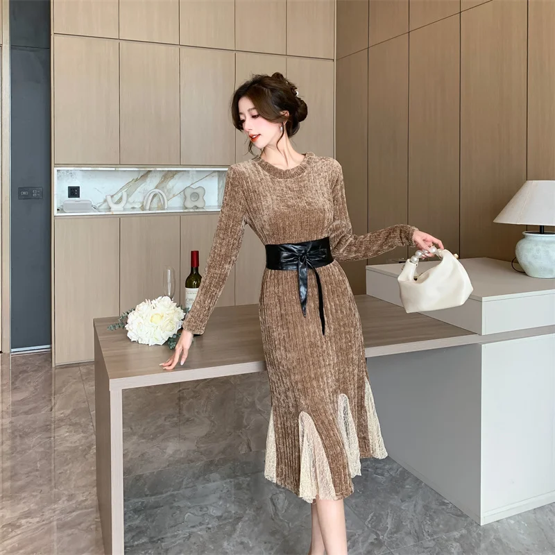 Real Price Celebrity Fashion Half High Collar Waist Lace Splice Fishtail Waist Bottom Dress at Real Price
Real Price Celebrity Fashion Half High Collar Waist Lace Splice Fishtail Waist Bottom Dress at Real Price