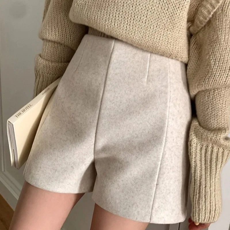 2026 New Women's High Waist Loose Solid Color Casual Wide Leg Shorts
2026 New Women's High Waist Loose Solid Color Casual Wide Leg Shorts