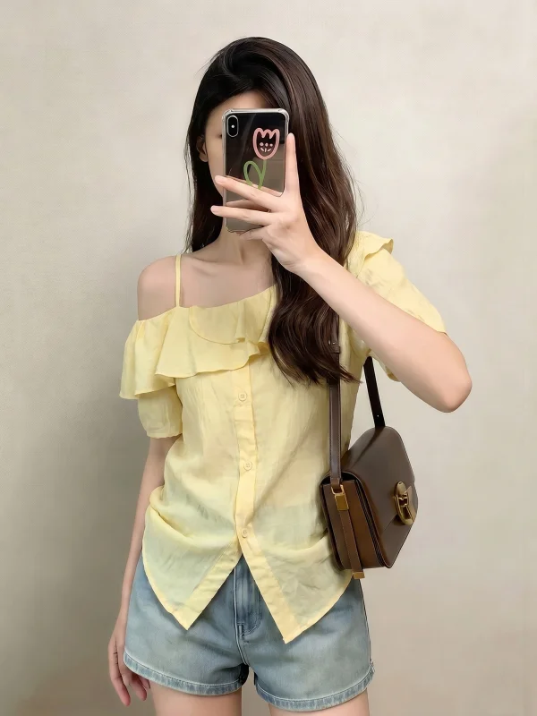 Light Blue Lace Trim Shoulder Bared Shirt Women's Stylish Summer New Loose Fit Korean Style Commute Wind Short Sleeve Shirt
Light Blue Lace Trim Shoulder Bared Shirt Women's Stylish Summer New Loose Fit Korean Style Commute Wind Short Sleeve Shirt