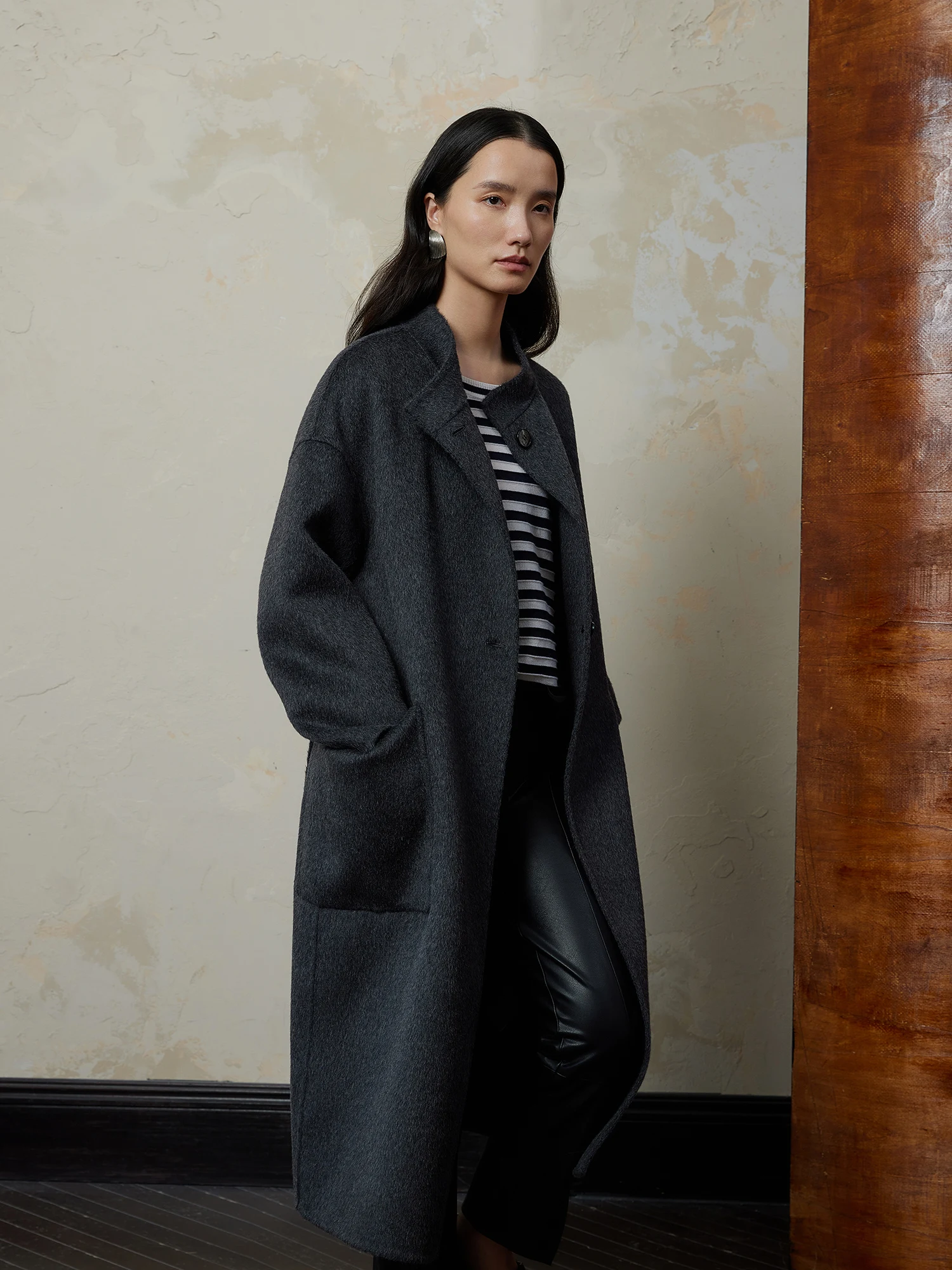 Шерстяное пальто Sis Marti H-ape Wide Fit Double Face Camere, женское, до колен, новое, для повседневной носки, простое, длинное...
Шерстяное пальто Sis Marti H-ape Wide Fit Double Face Camere, женское, до колен, новое, для повседневной носки, простое, длинное...