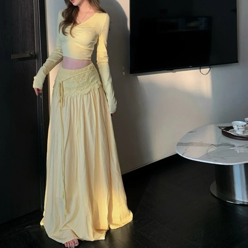 Gentle and Atmospheric Spicy Girl Set, Slim Fit and Slimming Short Top, Big Swing Half Body Long Skirt Two-piece Set
Gentle and Atmospheric Spicy Girl Set, Slim Fit and Slimming Short Top, Big Swing Half Body Long Skirt Two-piece Set