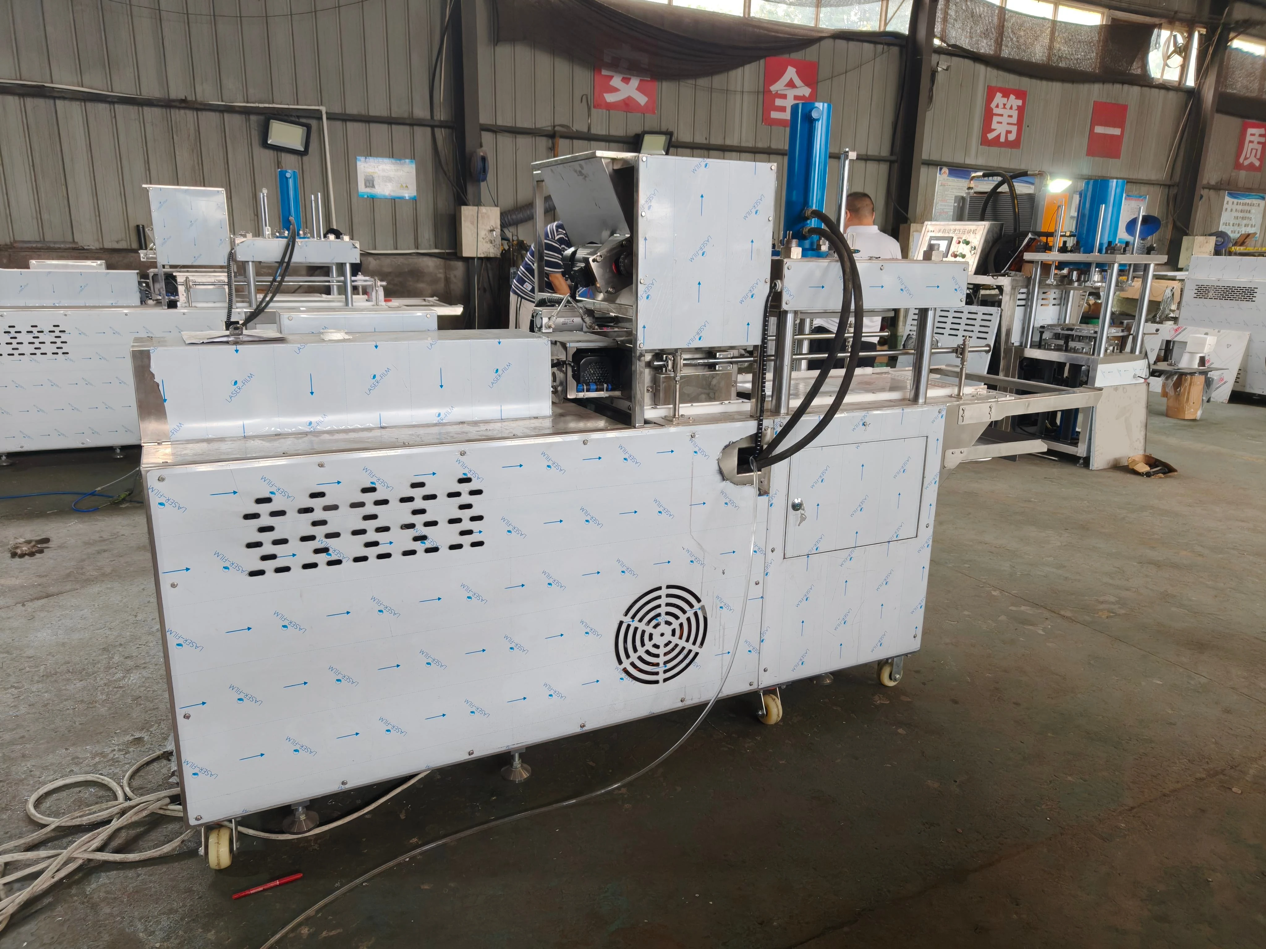 Top Quality Patty Forming Machine Pet Food Automatic Forming Machine for Pet Food Container Store rating: 4.4  (14 reviews)
Top Quality Patty Forming Machine Pet Food Automatic Forming Machine for Pet Food Container Store rating: 4.4  (14 reviews)