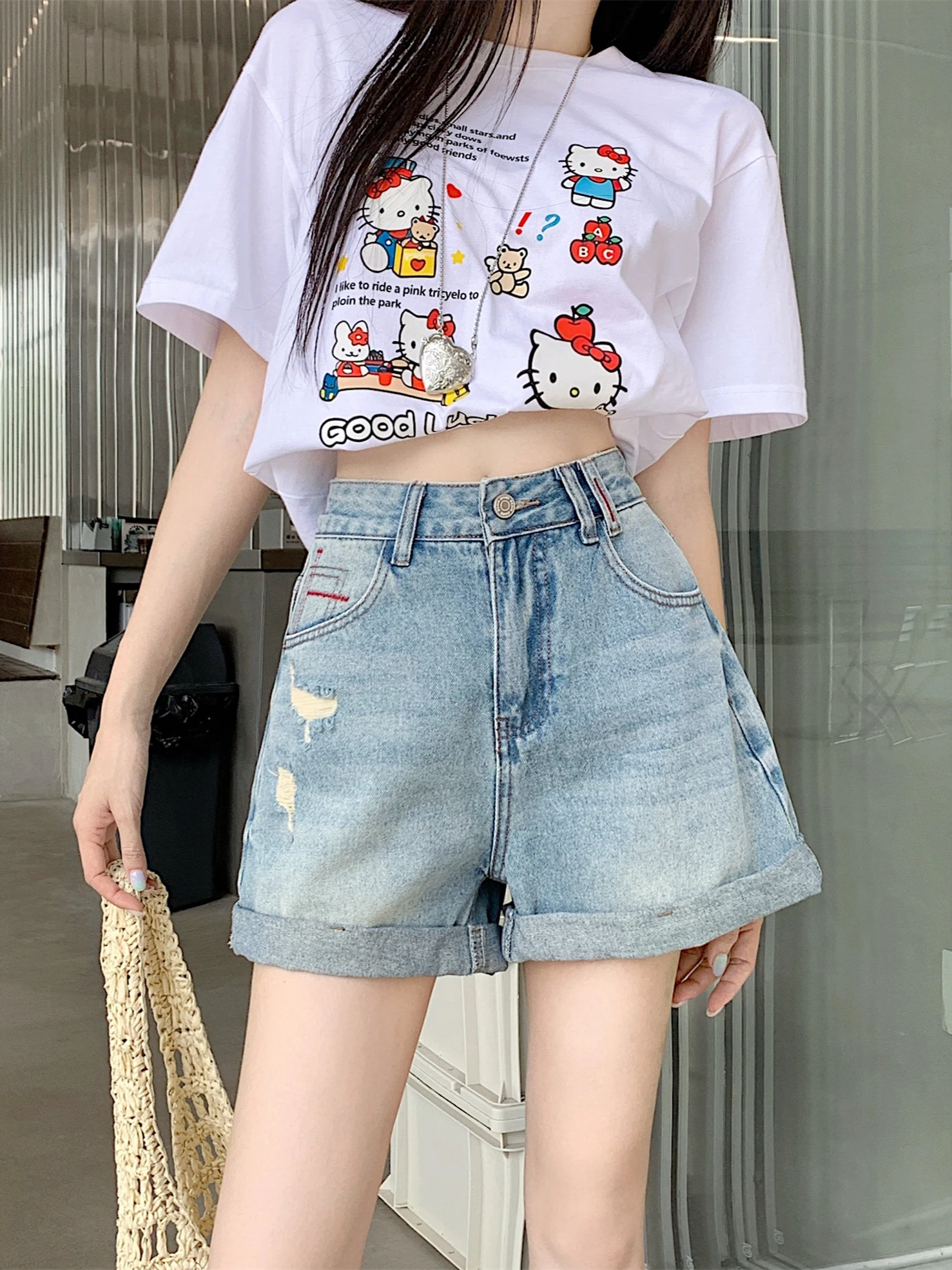 High Waist Wide Leg Short Jeans for plus Size Women Summer New Style Retro Cuffed Denim Pants Slimming Design Korean Commute ...
High Waist Wide Leg Short Jeans for plus Size Women Summer New Style Retro Cuffed Denim Pants Slimming Design Korean Commute ...