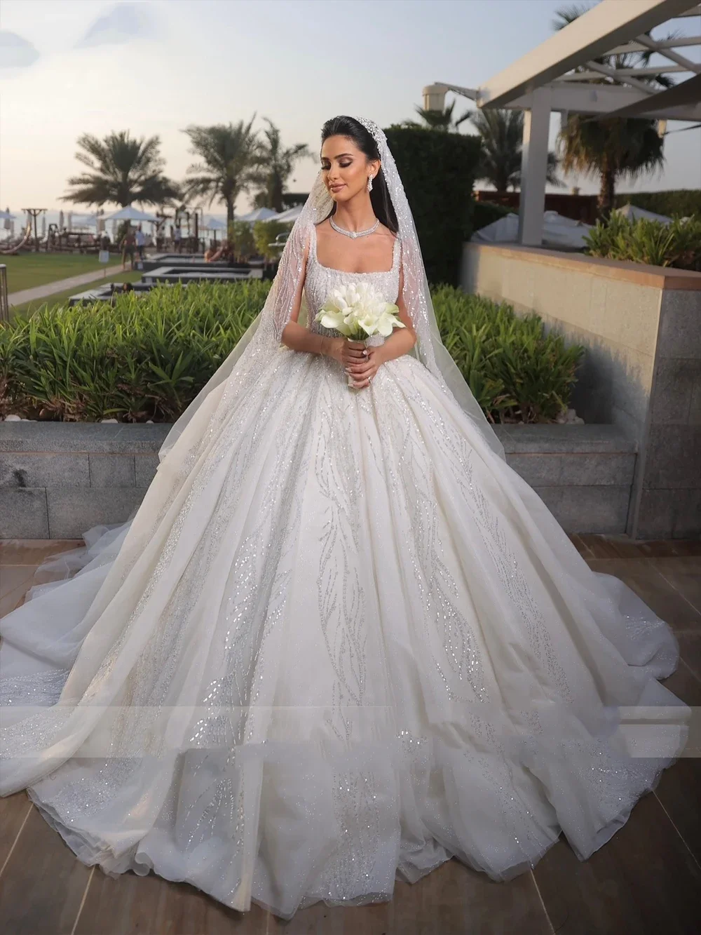 Flavinke Customized Luxury Made Full Of Beading Embroidery Square Collar Wedding Dresses Delicate Lace Ball Gown Bridal Gowns
Flavinke Customized Luxury Made Full Of Beading Embroidery Square Collar Wedding Dresses Delicate Lace Ball Gown Bridal Gowns