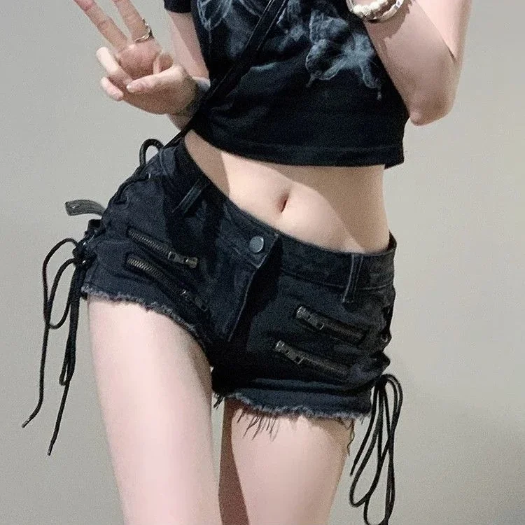 Streetwear Black Zipper Gothic Denim Shorts Women 2025 Summer Spice Girls Hot Pants Y2k Lace Up Ropa Mujer Short Jeans
Streetwear Black Zipper Gothic Denim Shorts Women 2025 Summer Spice Girls Hot Pants Y2k Lace Up Ropa Mujer Short Jeans