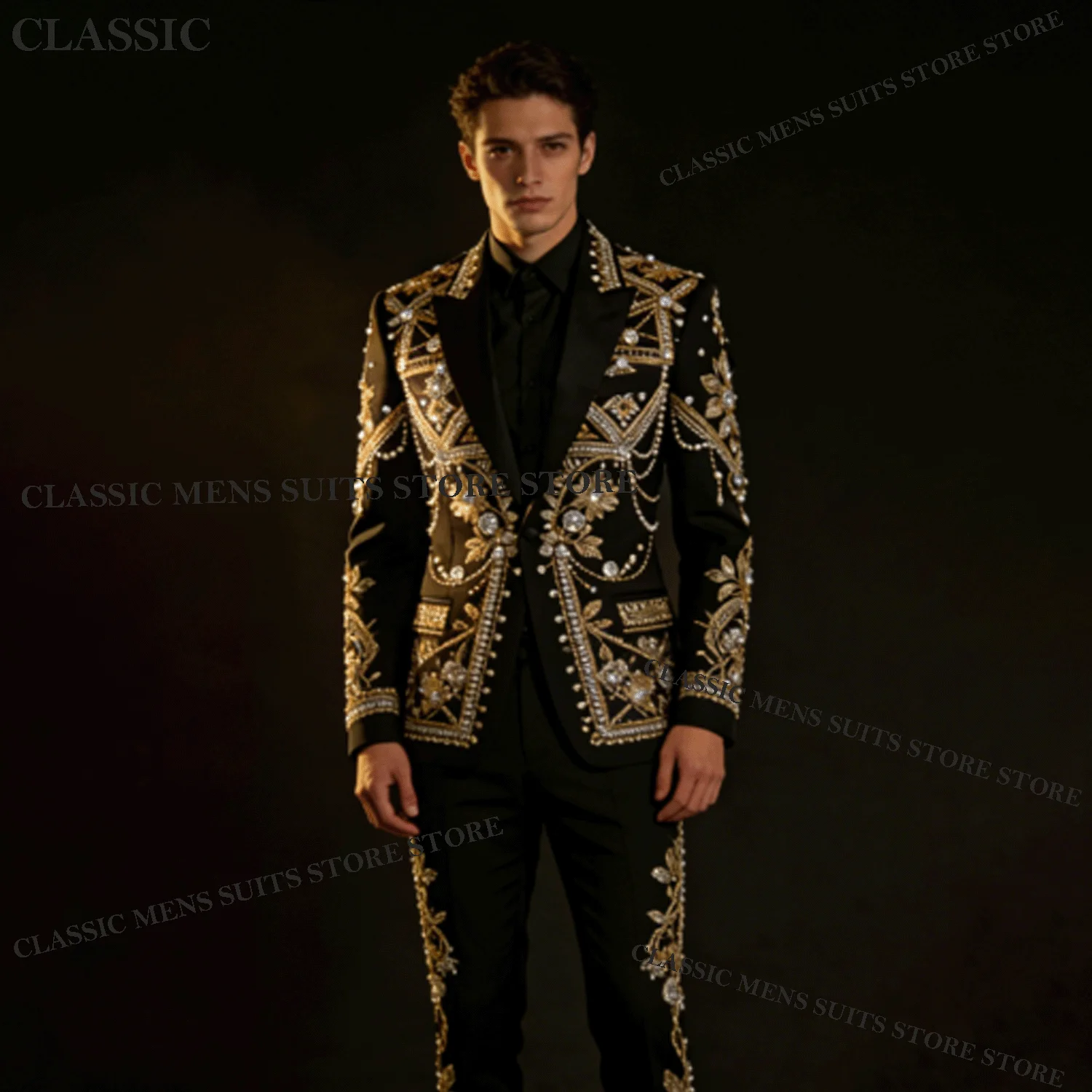 Мужские костюмы с индивидуальной отделкой из страз и кристаллов, блестящие аппликации, бисер, свадебные смокинги, приталенный крой, комплекты из 2 предметов, мужские пиджаки для жениха.
Мужские костюмы с индивидуальной отделкой из страз и кристаллов, блестящие аппликации, бисер, свадебные смокинги, приталенный крой, комплекты из 2 предметов, мужские пиджаки для жениха.