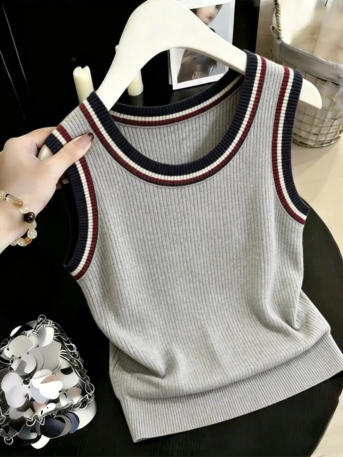 Summer Color Block U-Neck Sleeveless Workwear Tank Top Women's Outerwear Knitted Shirt Casual Style Regular Length Stripe Pat...
Summer Color Block U-Neck Sleeveless Workwear Tank Top Women's Outerwear Knitted Shirt Casual Style Regular Length Stripe Pat...
