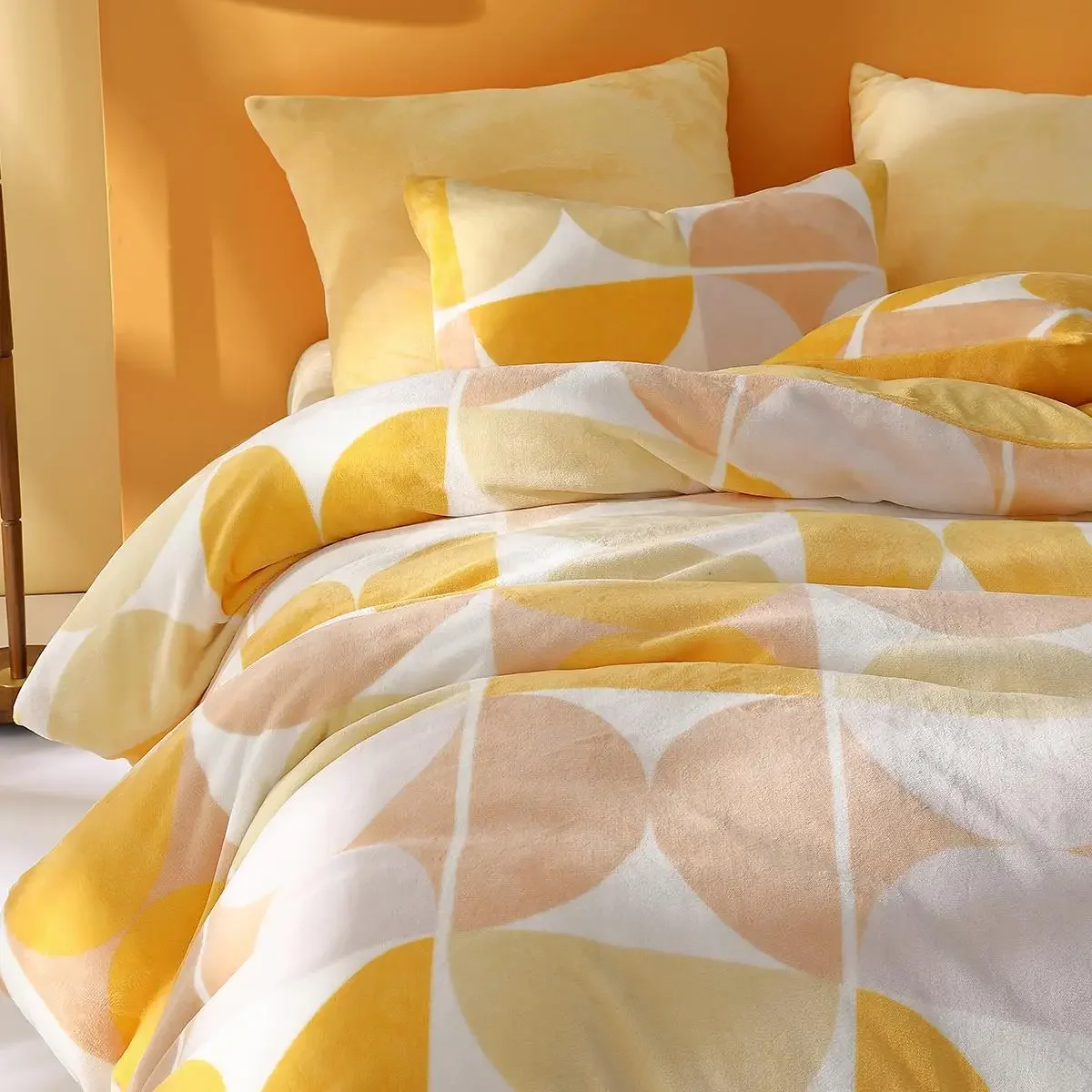 Warm fleece quilt cover Milk fleece anti-static quilt kit Winter warm household quilt cover
Warm fleece quilt cover Milk fleece anti-static quilt kit Winter warm household quilt cover