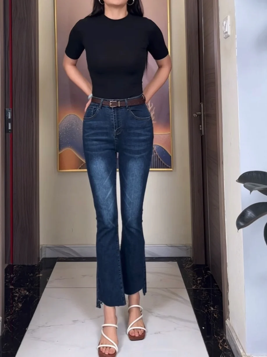 Korean Style Embroidered High Waist Bell Bottom Jeans Elastic Hem Crop Denim Pants Straight Leg Jeans Natural Waist Pure Color
Korean Style Embroidered High Waist Bell Bottom Jeans Elastic Hem Crop Denim Pants Straight Leg Jeans Natural Waist Pure Color