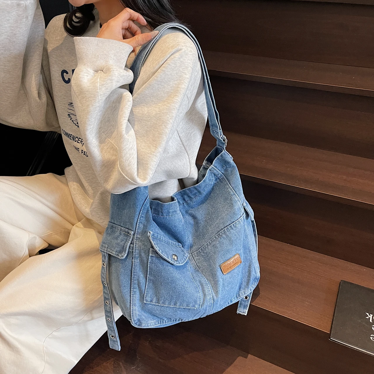Large Capacity Denim Shoulder Bags Solid Canvas Preppy Style Crossbody Bags 100% Cotton Satchels Korea Style Messenger Bags
Large Capacity Denim Shoulder Bags Solid Canvas Preppy Style Crossbody Bags 100% Cotton Satchels Korea Style Messenger Bags