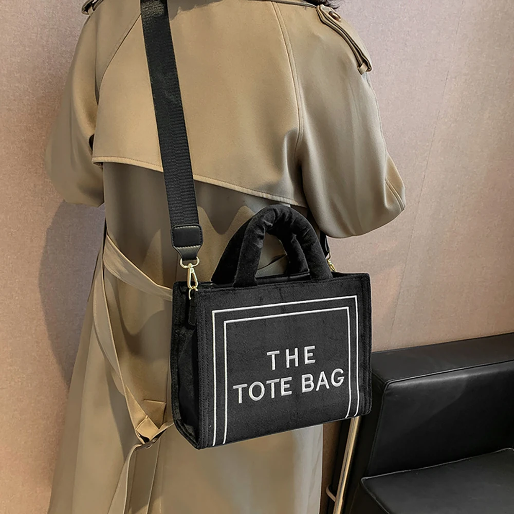 Winter New Plush Square Bag Trend Set Shoulder Women's Bags Handbags For Women Designer Luxury 2023 Traveler Tote
Winter New Plush Square Bag Trend Set Shoulder Women's Bags Handbags For Women Designer Luxury 2023 Traveler Tote