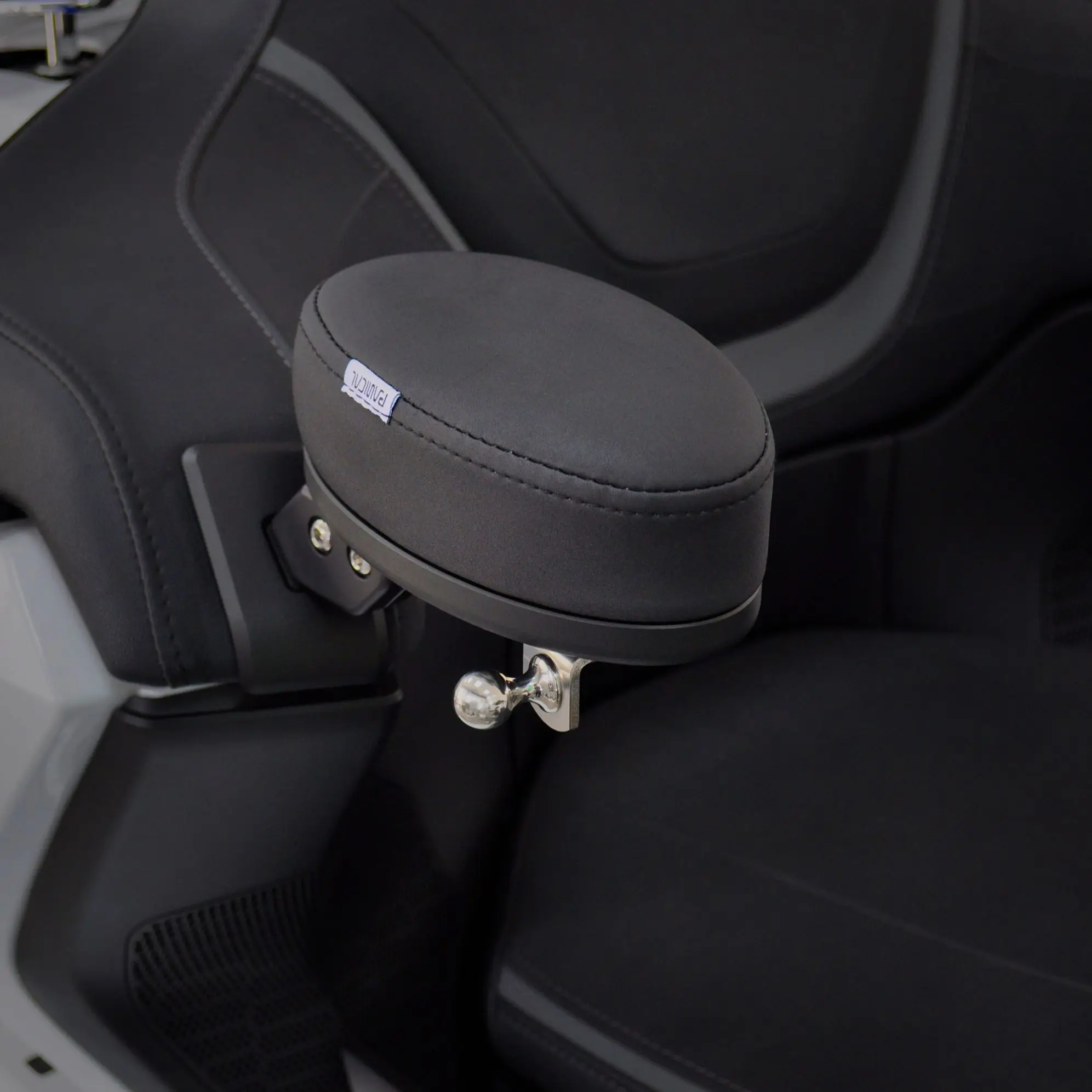 GL1800 Passenger Armrest Cup Holder Kit For Honda Gold Wing GL1800 2018-2025 Motorcycles SUS304 Stainless Steel
GL1800 Passenger Armrest Cup Holder Kit For Honda Gold Wing GL1800 2018-2025 Motorcycles SUS304 Stainless Steel