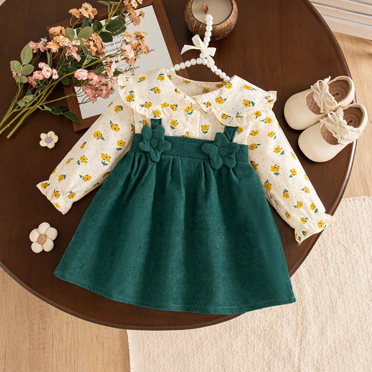 Платье с длинными рукавами и цветочным принтом для маленьких девочек, весенне-осенняя новая милая и очаровательная детская одежда (от 9 месяцев до 3 лет)
Платье с длинными рукавами и цветочным принтом для маленьких девочек, весенне-осенняя новая милая и очаровательная детская одежда (от 9 месяцев до 3 лет)