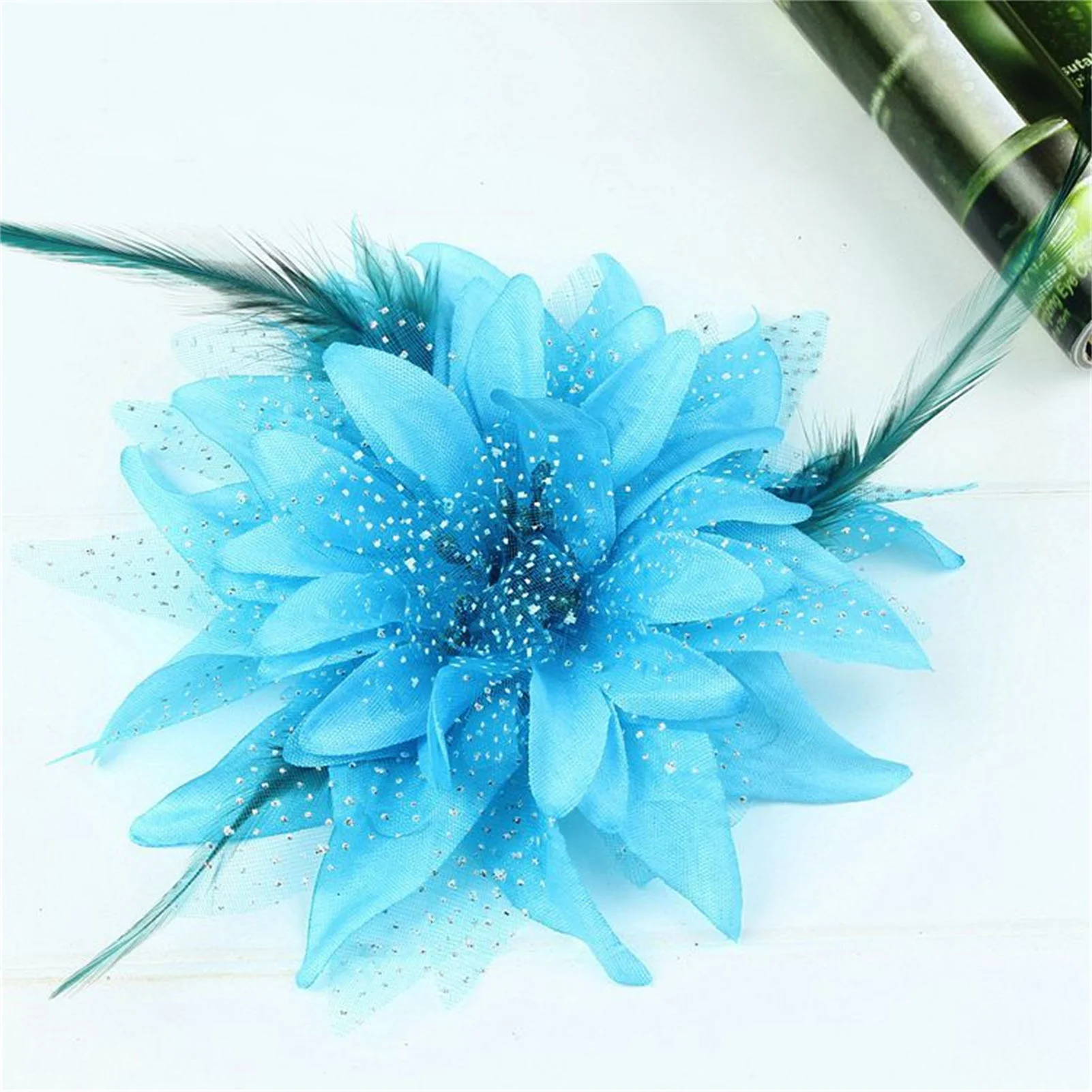 14cm Lily Flower Hair Clip with Feathers Fabric Hair Accessories hairclips for Women Girls Hairpin party new year decoration
14cm Lily Flower Hair Clip with Feathers Fabric Hair Accessories hairclips for Women Girls Hairpin party new year decoration