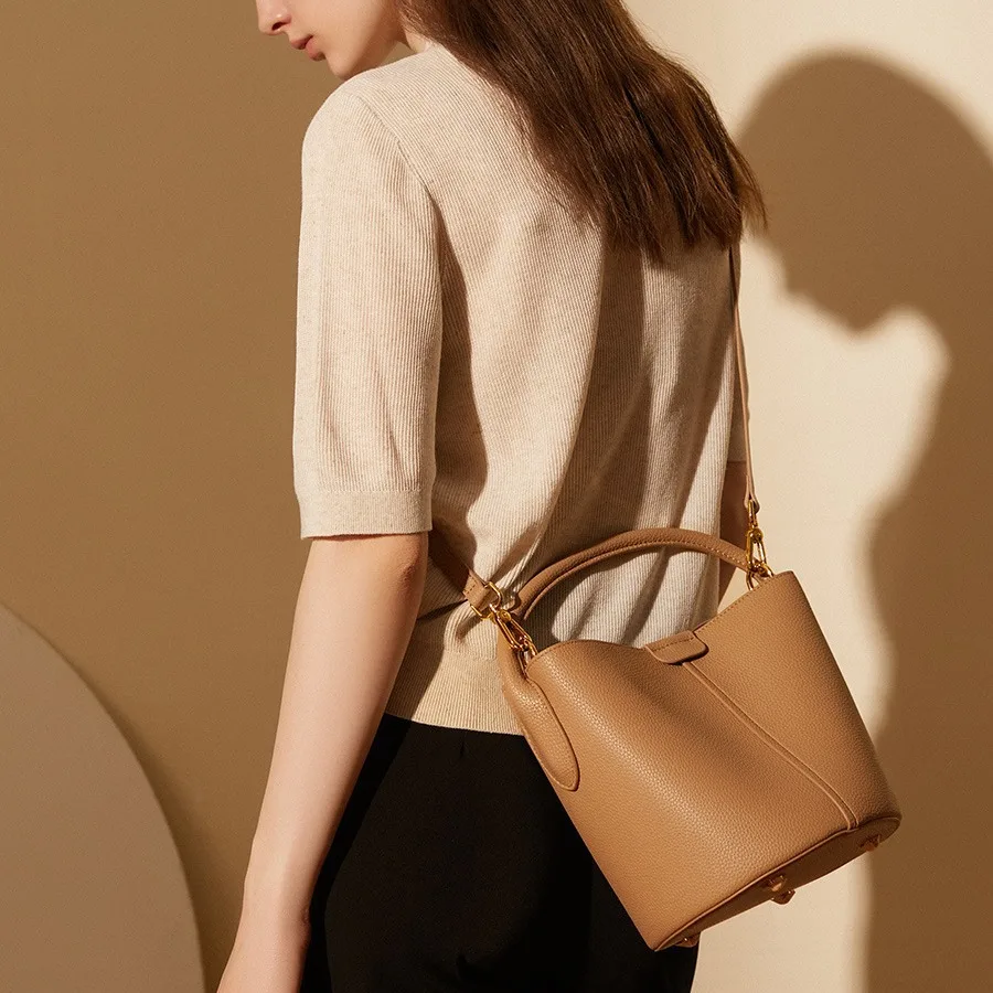 Сумка-корзина из натуральной кожи, новинка 2025, кожаная женская сумка с верхним слоем, высококачественная сумка через плечо, сумка-ведро
Сумка-корзина из натуральной кожи, новинка 2025, кожаная женская сумка с верхним слоем, высококачественная сумка через плечо, сумка-ведро