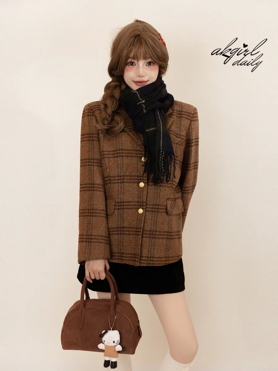 AKSTUDIO Корейское короткое шерстяное пальто в клетку, винтажное коричневое, женское, модное, утепленное, зимнее, с длинными рукавами
AKSTUDIO Корейское короткое шерстяное пальто в клетку, винтажное коричневое, женское, модное, утепленное, зимнее, с длинными рукавами
