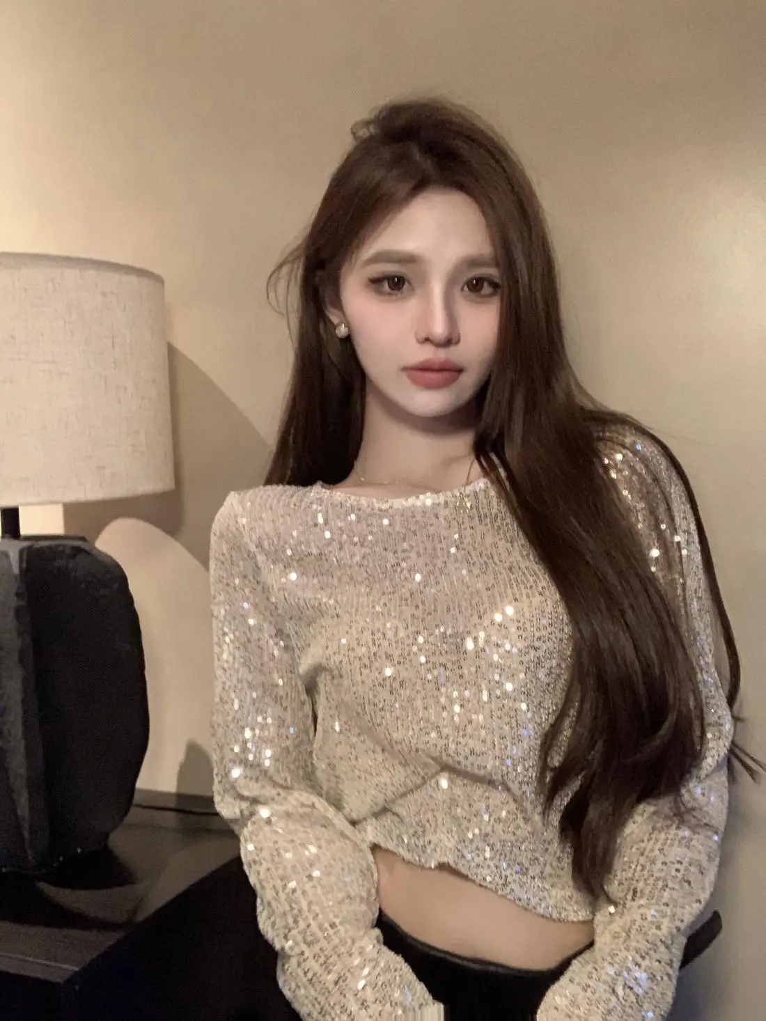 Short Beaded French Hot Girl Sequin Splicing Top Long Sleeve Base Versatile Slim T-shirt for Women Off Shoulder Cropped Pullover
Short Beaded French Hot Girl Sequin Splicing Top Long Sleeve Base Versatile Slim T-shirt for Women Off Shoulder Cropped Pullover