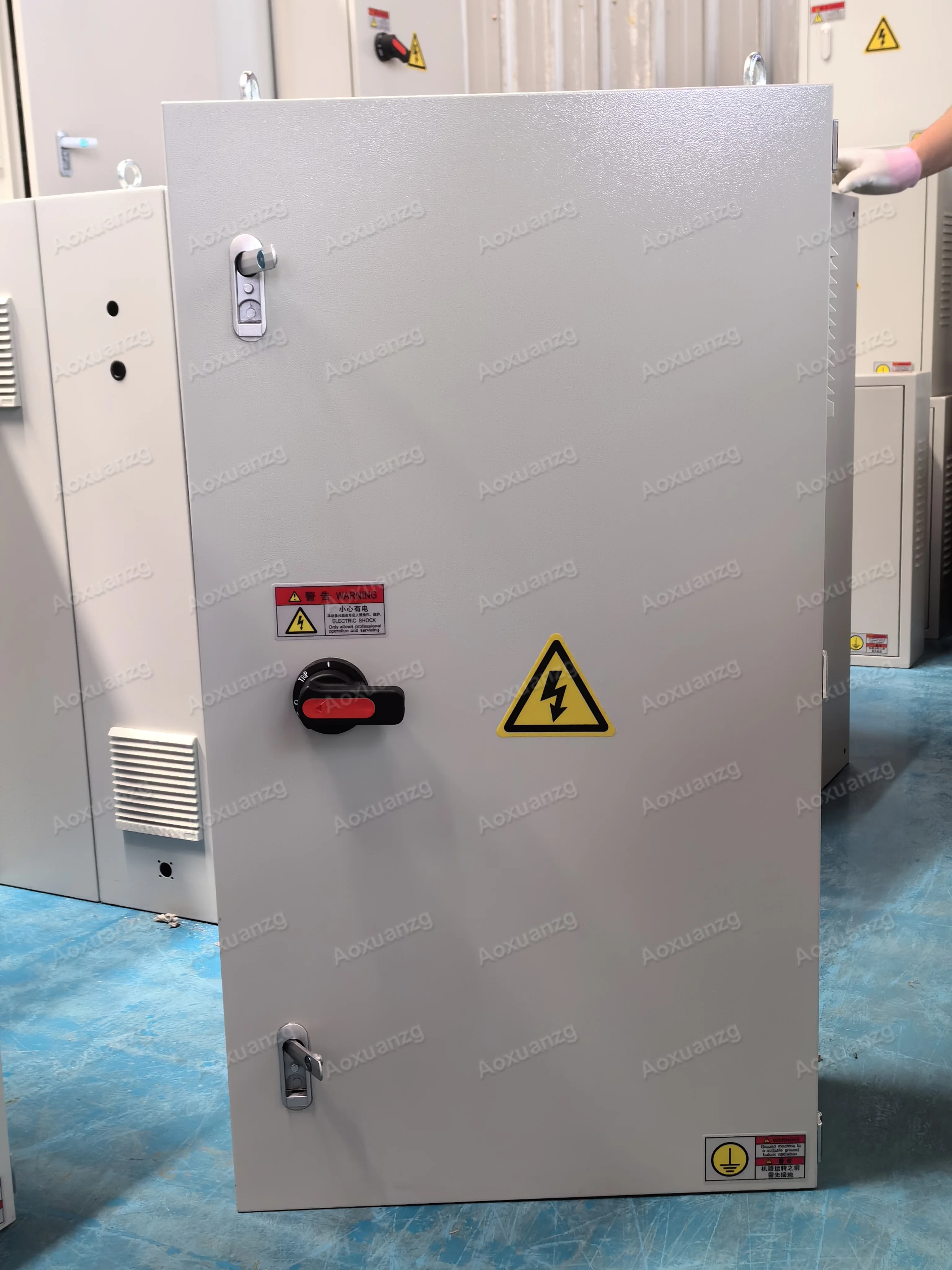 Китайский контроллер листогибочного тормоза с ЧПУ TP10S TP10 для гидравлического гибочного станка с серводвигателем, электрический ножной переключатель шкафа
Китайский контроллер листогибочного тормоза с ЧПУ TP10S TP10 для гидравлического гибочного станка с серводвигателем, электрический ножной переключатель шкафа