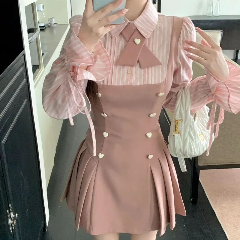 Women High-waisted Slimming Pleated Dress Girls Sweet College Fake Two Pieces Long Sleeve Striped Mini Dress Autumn Big Size
Women High-waisted Slimming Pleated Dress Girls Sweet College Fake Two Pieces Long Sleeve Striped Mini Dress Autumn Big Size